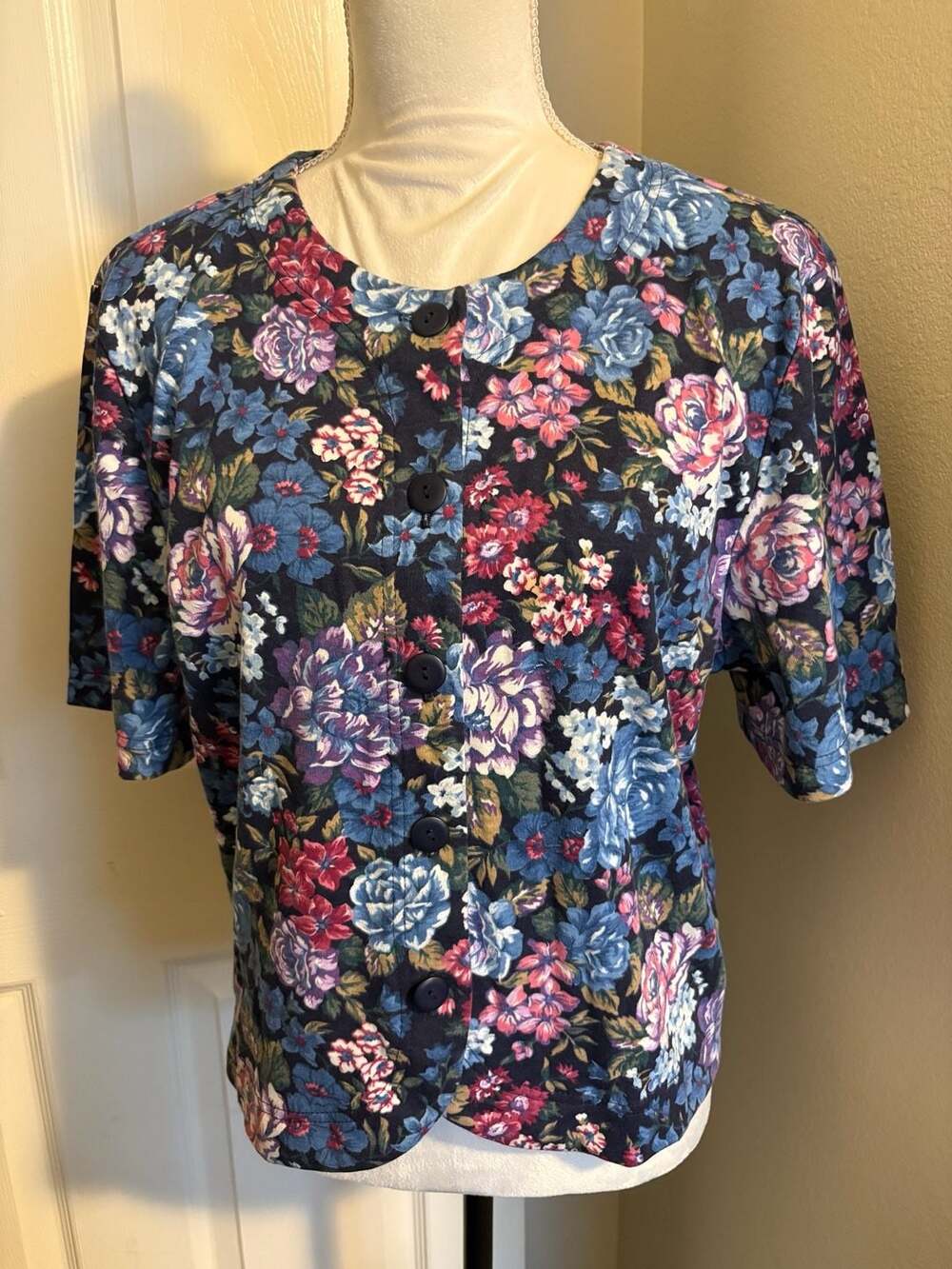 90’s Cottagecore and Grandmacore Fritzi Vintage Floral Short Sleeve Shirt